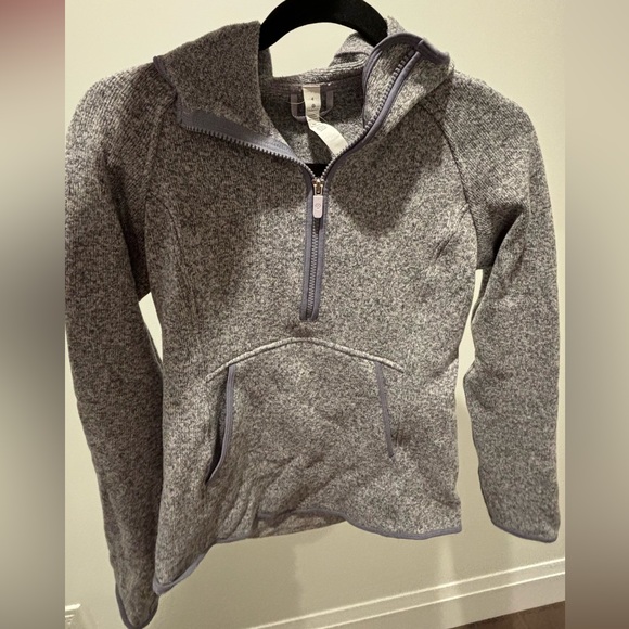 Lululemon Sweater - Picture 1 of 4